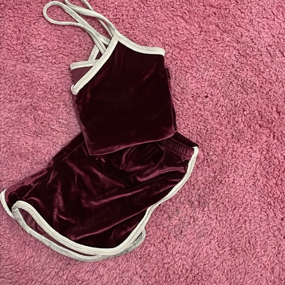 I am selling a nice pj set for women - Picture 2 of 2